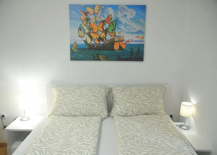 Dekart 2 Apartment